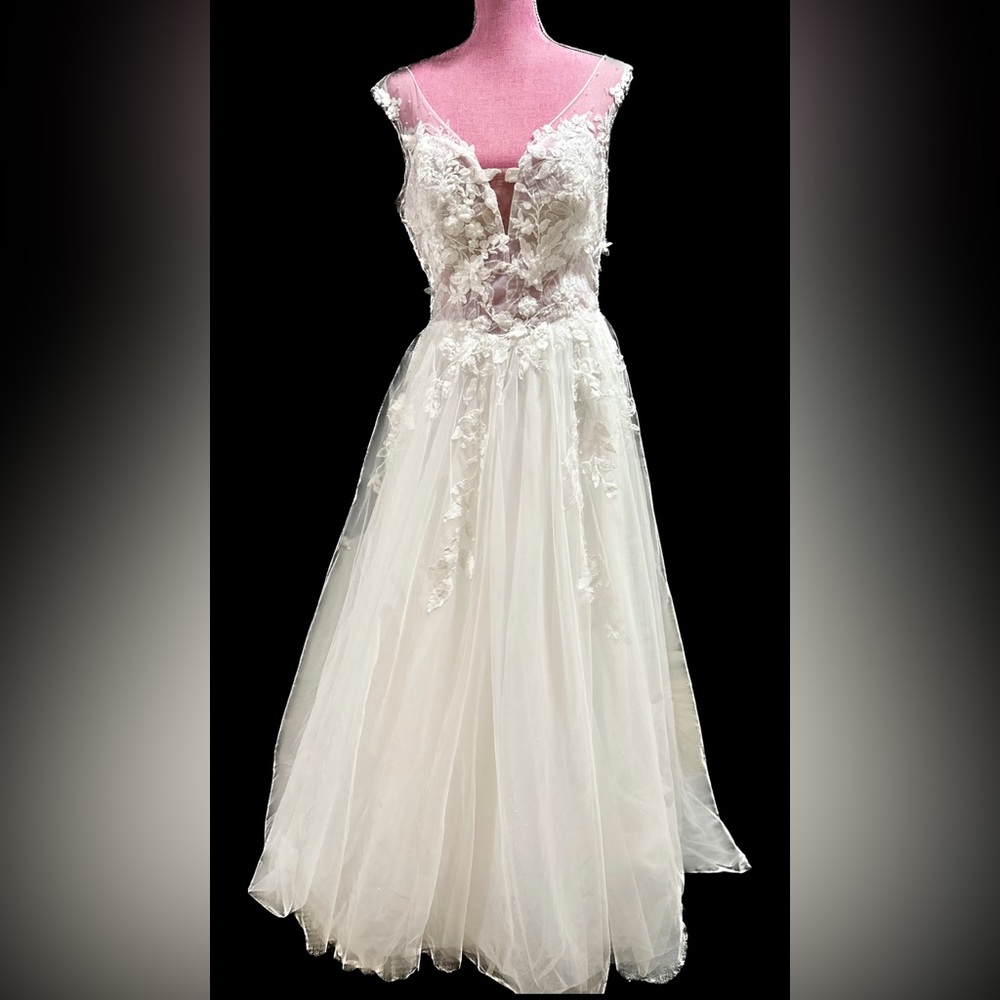 Wedding dress, size 14 (reg. 10)altered for someone 5’2-5’4, 3D flower appliqué